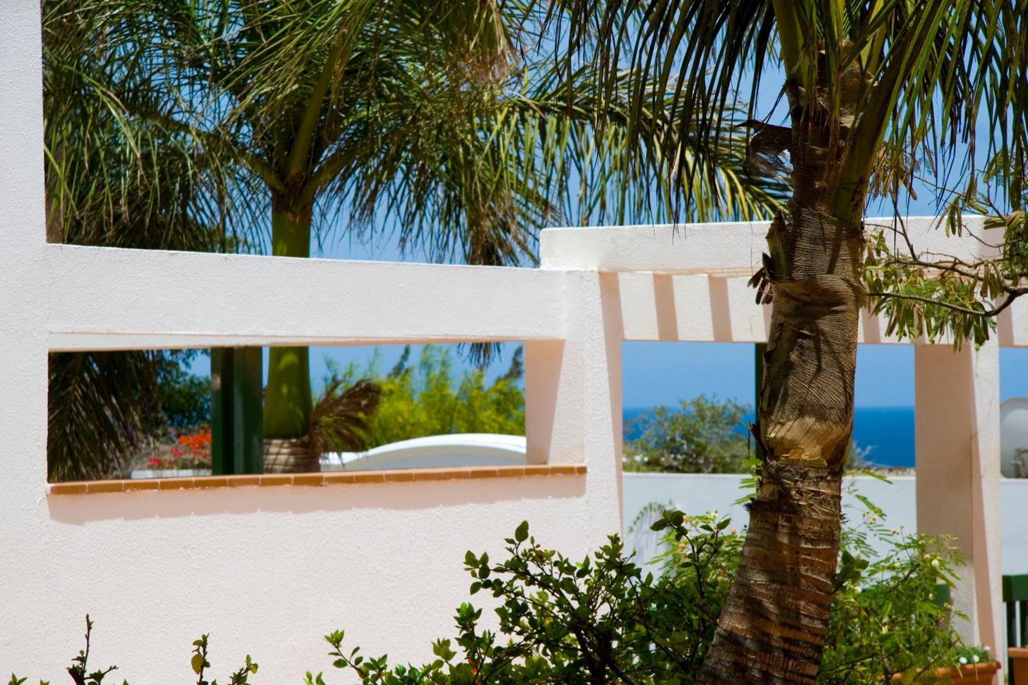 Aparthotel Esquinzo Y Monte Del Mar Playa De Esquinzo Eksteriør billede